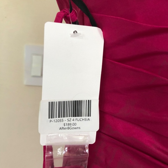 Fuchsia vertical ruffles. - Picture 4 of 10